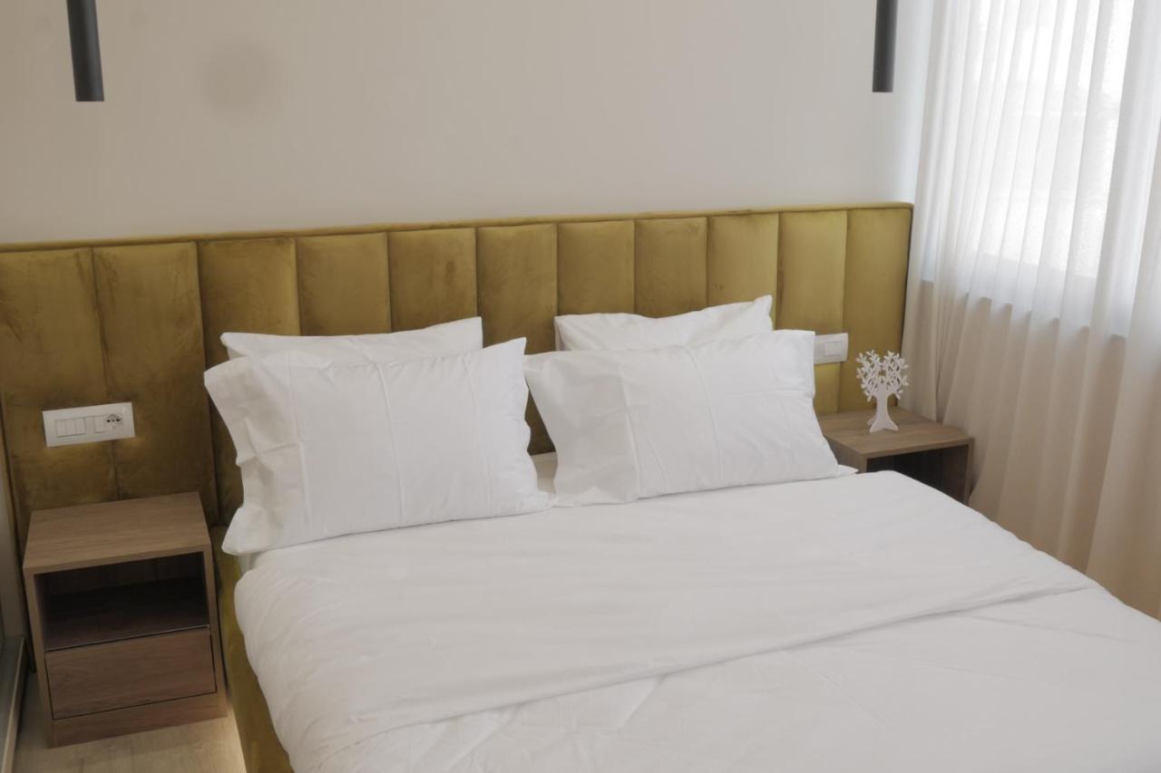 Newly Renovated Apartment Tirana Exterior foto